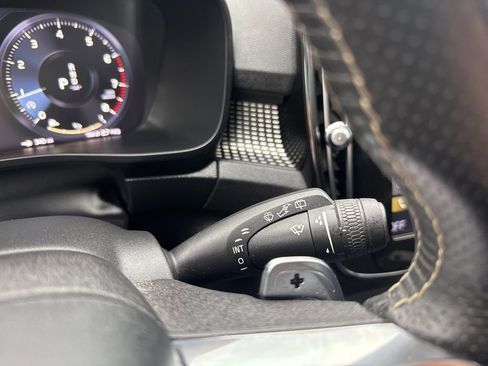 Used 2019 Volvo XC40 T5 R-Design image 20