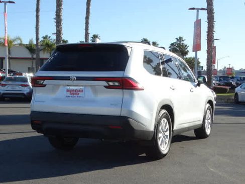 Used 2024 Toyota Grand Highlander XLE image 9