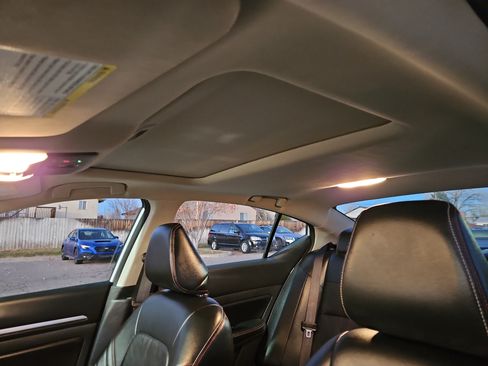 Used 2024 Nissan Altima 2.5 SR w/ SR Premium Package image 17