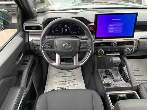 Used 2024 Toyota Tacoma TRD Off-Road AWD/4WD image 17