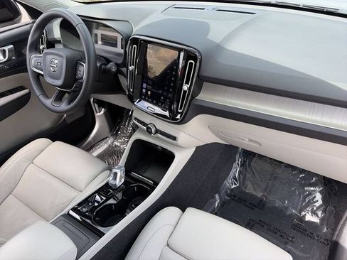 Used 2023 Volvo XC40 B5 Plus w/ Protection Package Premier AWD/4WD image 13
