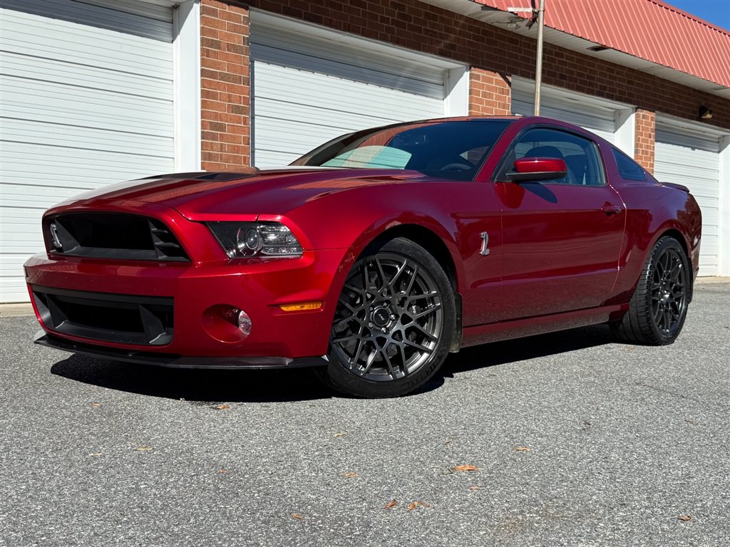 Used 2014 Ford Mustang Shelby GT500 w/ Equipment Group 821A RWD image 2