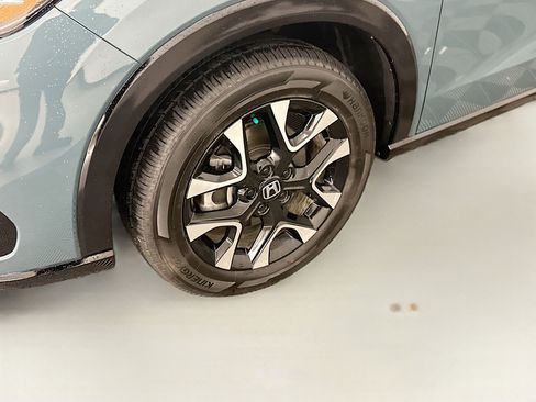 Used 2026 Honda HR-V EX-L image 11