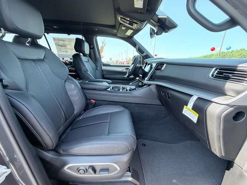 New 2026 Jeep Grand Wagoneer Limited AWD/4WD image 26