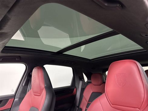 New 2026 Porsche Cayenne GTS image 42