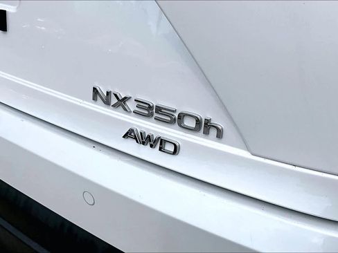 Used 2023 Lexus NX 350h Premium image 10