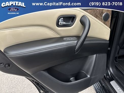 Used 2023 INFINITI QX80 Premium Select w/ All-Season Package AWD/4WD image 17