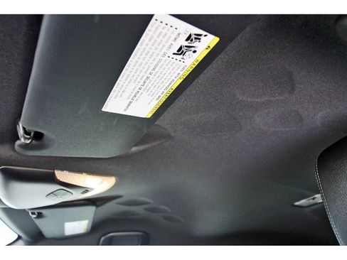 Used 2018 Toyota C-HR XLE FWD image 30