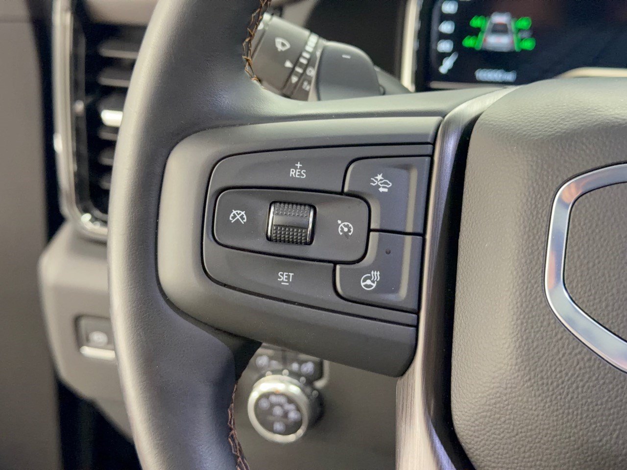 Used 2025 GMC Sierra 1500 AT4 w/ AT4 Premium Package AWD/4WD image 18