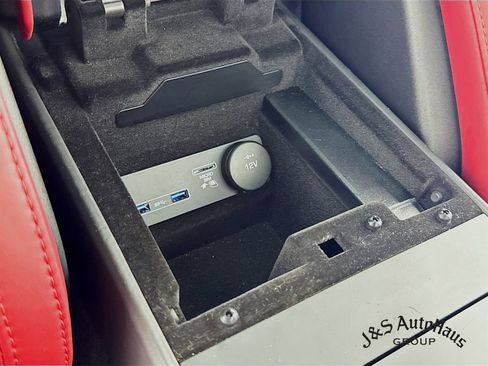 Used 2022 Jaguar F-TYPE R-Dynamic image 31