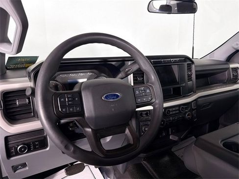 Used 2023 Ford F250 XL w/ XL Chrome Package image 9