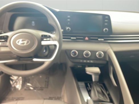 Certified 2024 Hyundai Elantra SE FWD image 21