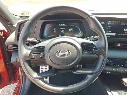 Used 2025 Hyundai Elantra Sport FWD image 19