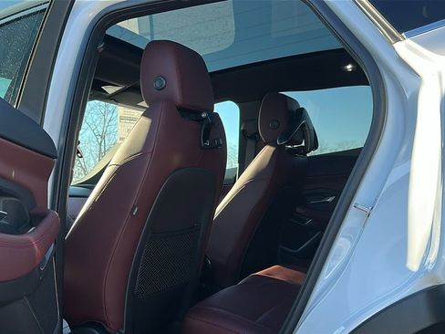 Used 2024 Jaguar E-PACE R-Dynamic SE image 20