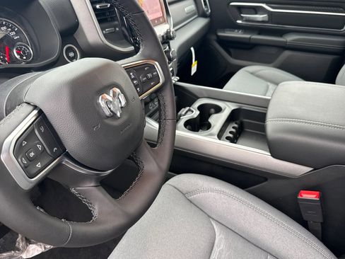 New 2026 RAM 1500 4x4 Crew Cab image 9