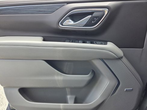 Used 2024 GMC Yukon XL SLT w/ SLT Luxury Package image 21