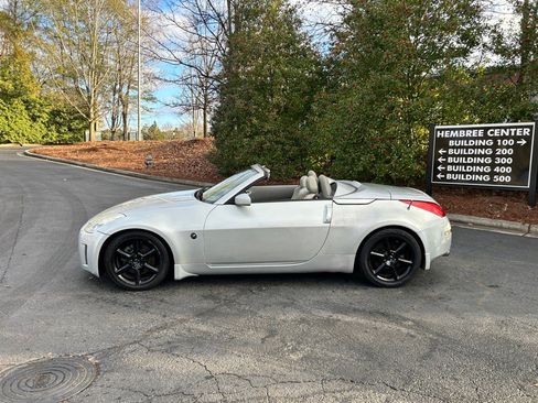 Used 2006 Nissan 350Z Touring image 12