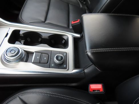 Used 2023 Ford Explorer XLT w/ Equipment Group 202A image 28