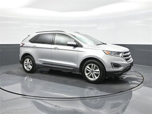 Used 2017 Ford Edge SEL image 17