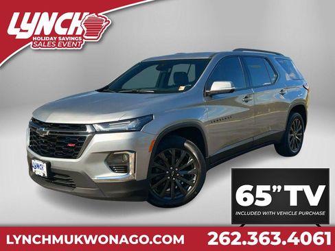 Used 2023 Chevrolet Traverse RS image 1
