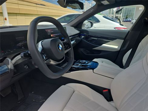 Used 2026 BMW 530i RWD image 14