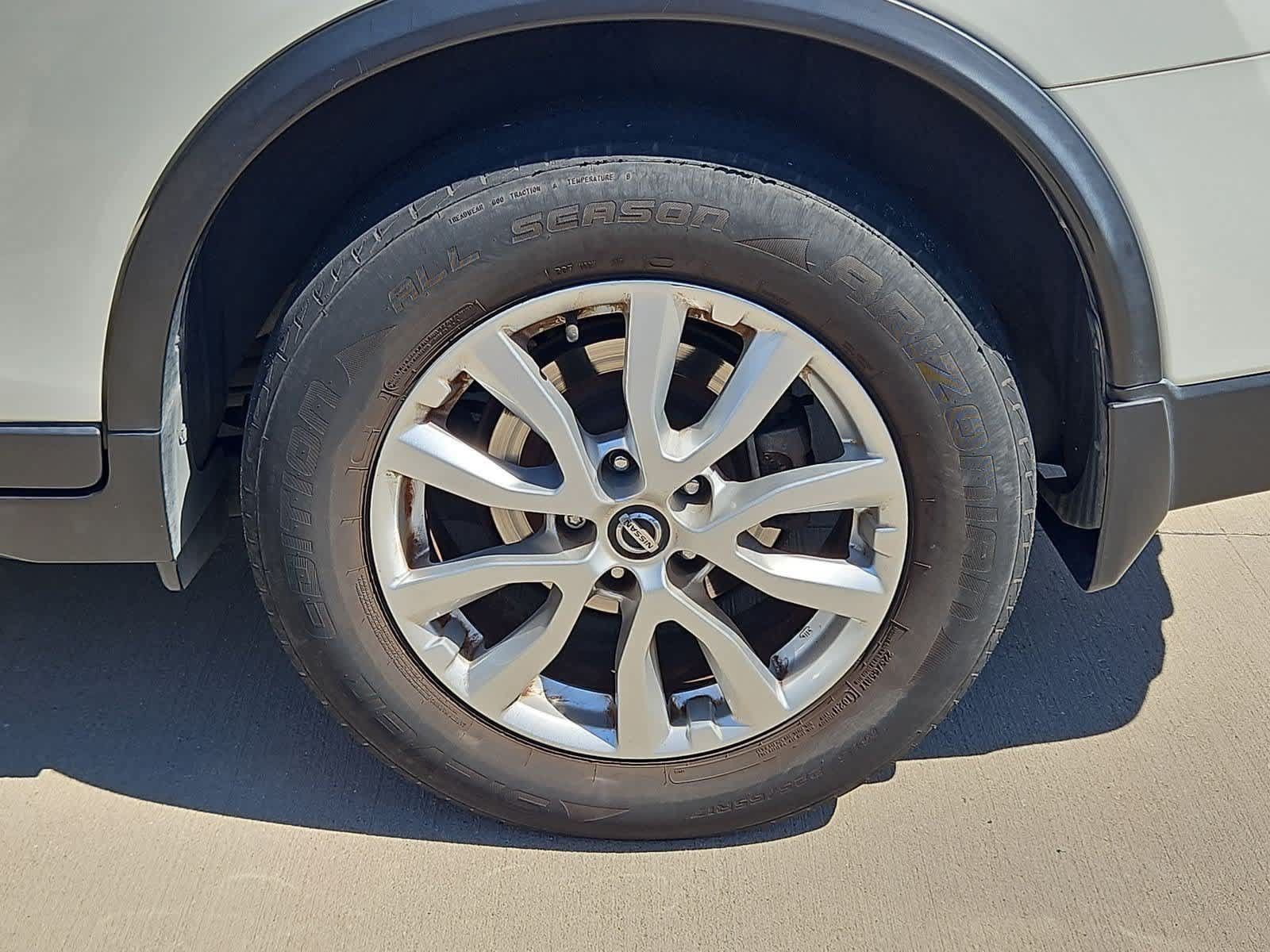 Used 2018 Nissan Rogue SV FWD image 13