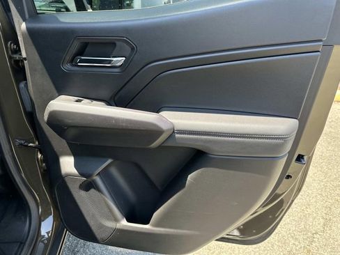 Used 2024 Chevrolet Colorado LT w/ LT Convenience Package III RWD image 11
