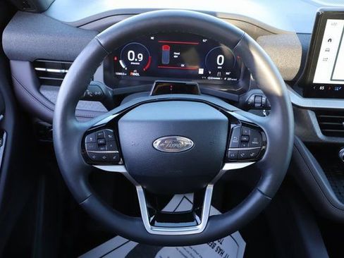 Used 2025 Ford Explorer Platinum w/ LUX Leather Package image 22