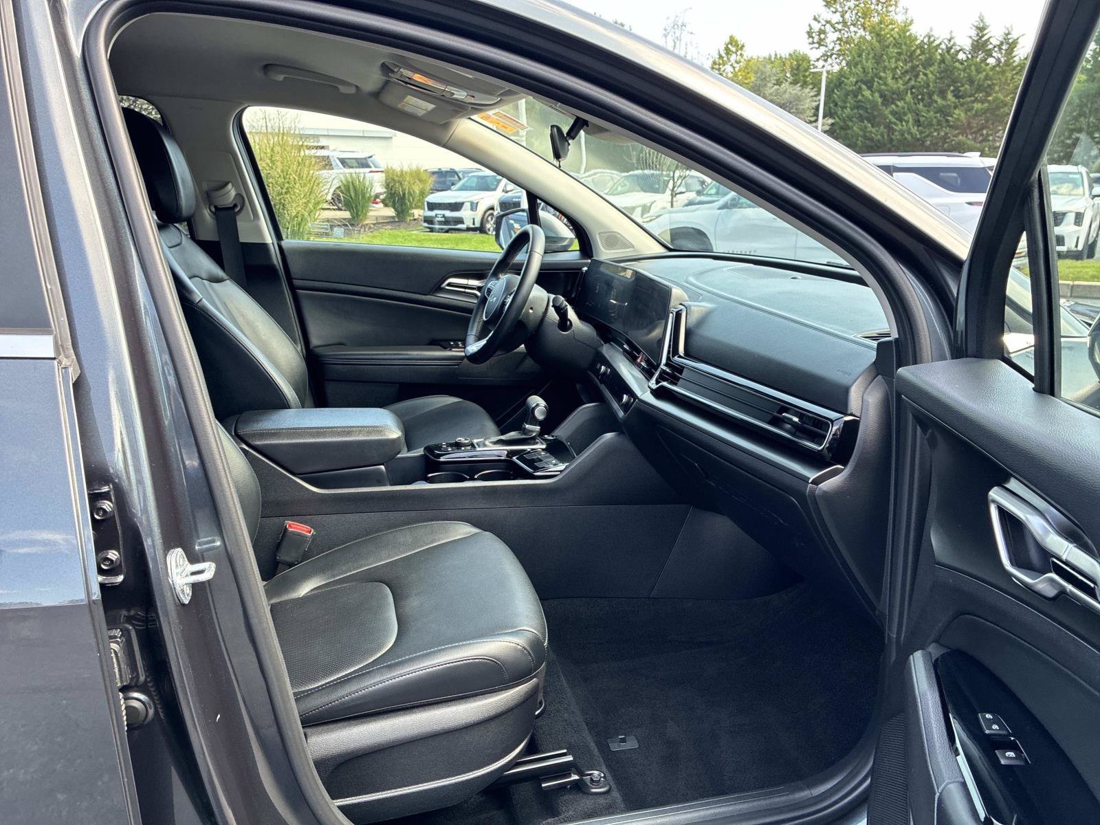 Used 2023 Kia Sportage EX FWD image 9