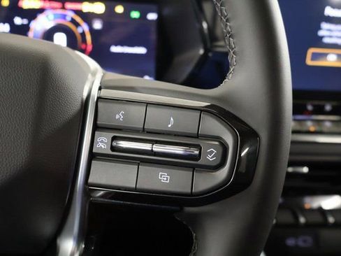 New 2026 Chevrolet Colorado LT image 17