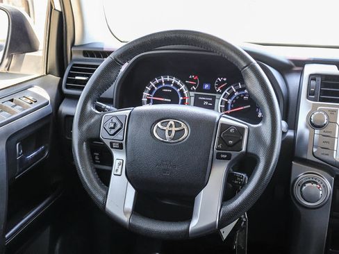 Used 2018 Toyota 4Runner SR5 Premium RWD image 16