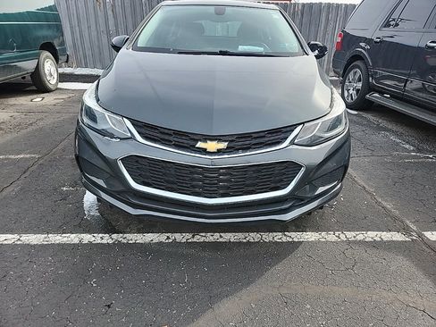 Used 2017 Chevrolet Cruze LT w/ Sun And Sound Package image 2