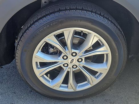 Used 2023 Ford Explorer Limited w/ Limited Technology Package AWD/4WD image 9