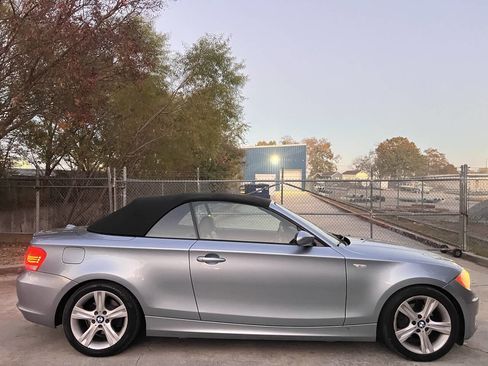 Used 2009 BMW 128i Convertible w/ Premium Pkg image 4