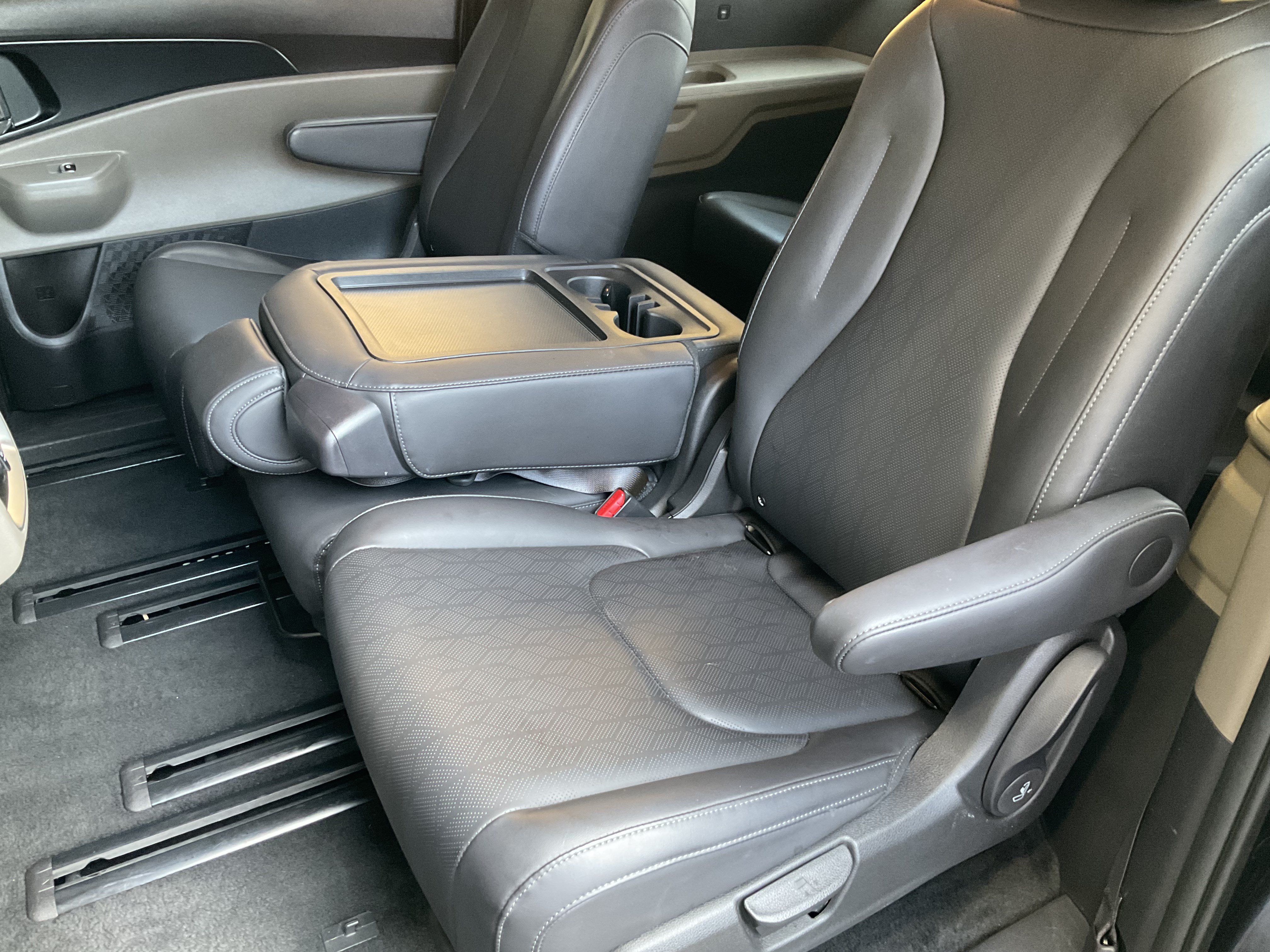Used 2026 Kia Carnival LXS FWD image 38