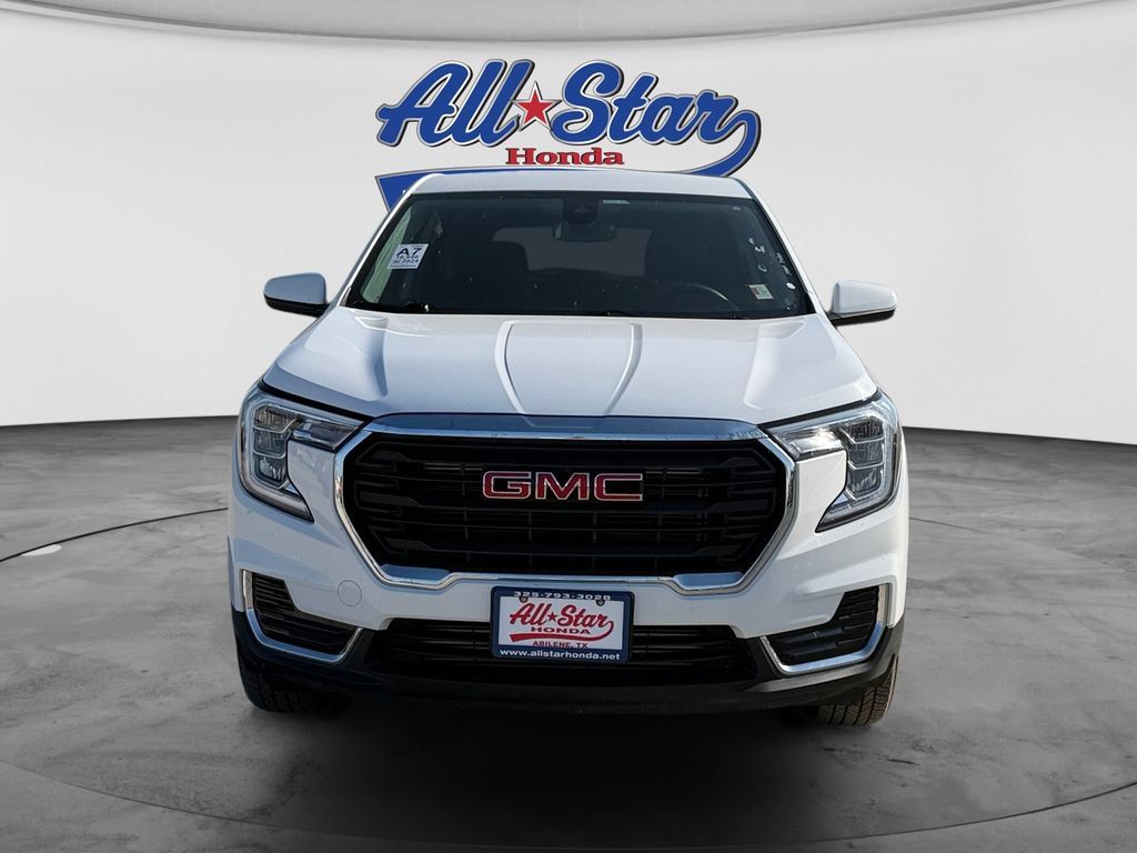 Used 2024 GMC Terrain SLE AWD/4WD image 2