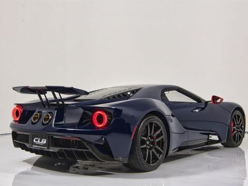 Used 2020 Ford GT Carbon Series RWD image 10