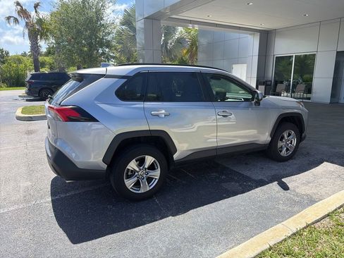 Used 2022 Toyota RAV4 XLE FWD image 3