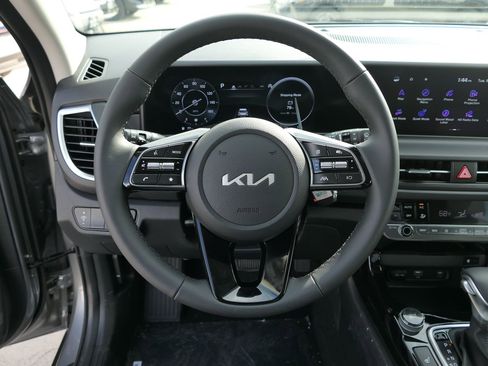 New 2026 Kia Seltos EX image 16