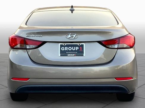 Used 2014 Hyundai Elantra SE w/ Option Group 02 FWD image 5