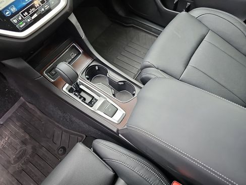 Used 2025 Subaru Ascent Touring image 26