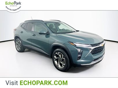 Used 2025 Chevrolet Trax LT w/ Driver Confidence Package