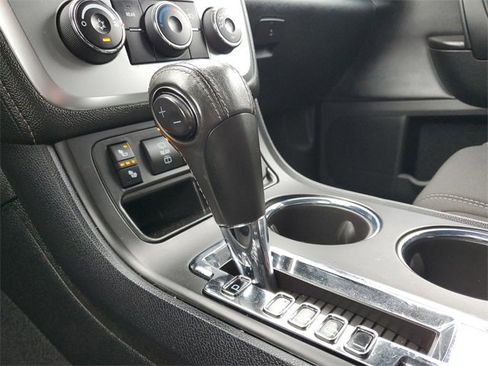 Used 2016 GMC Acadia SLE image 15