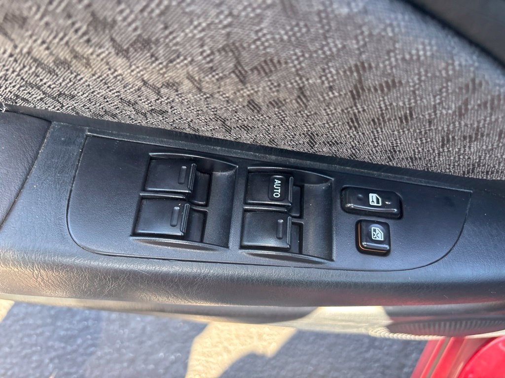 Used 2001 Toyota Corolla LE FWD image 16