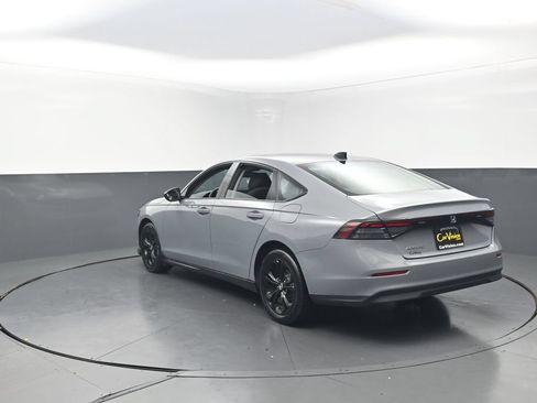 Used 2025 Honda Accord SE image 9
