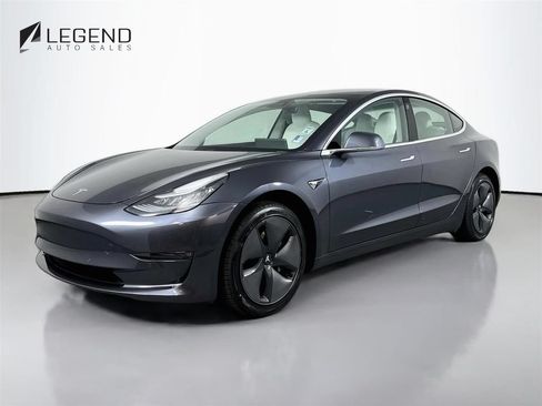 Used 2019 Tesla Model 3 Standard Range RWD image 1