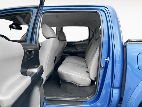 Used 2018 Toyota Tacoma SR5 image 13