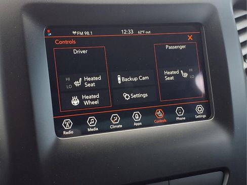 Used 2020 Jeep Cherokee Latitude Plus w/ Cold Weather Group AWD/4WD image 6