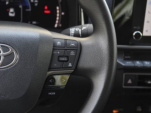 Used 2025 Toyota Camry LE w/ Convenience Package FWD image 9