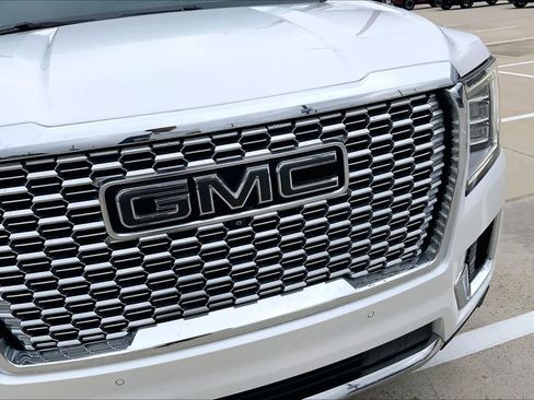 Used 2022 GMC Yukon SLT w/ SLT Premium Package image 59